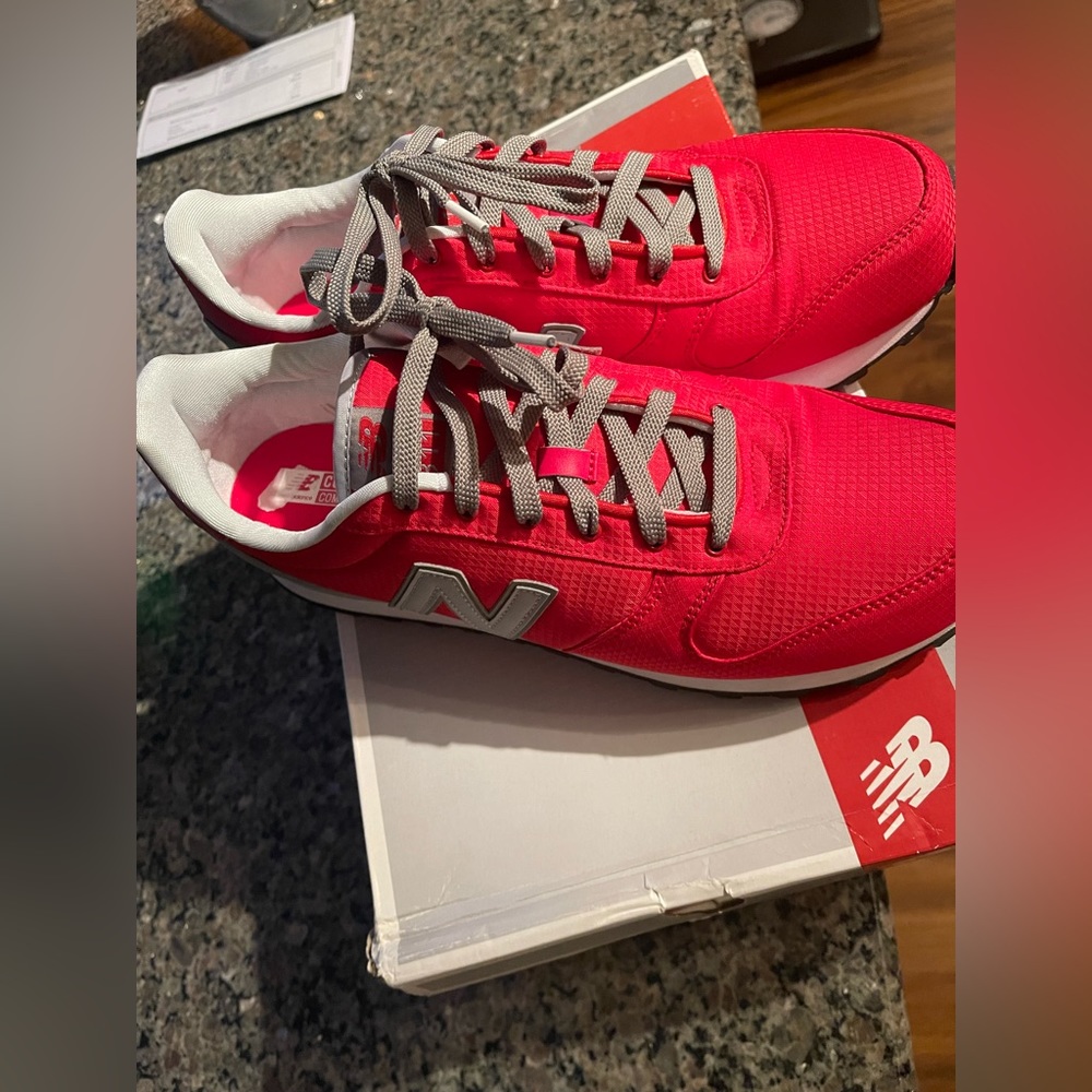 🔥🔥Men’s size 12 Nee Balance sneakers🔥🔥